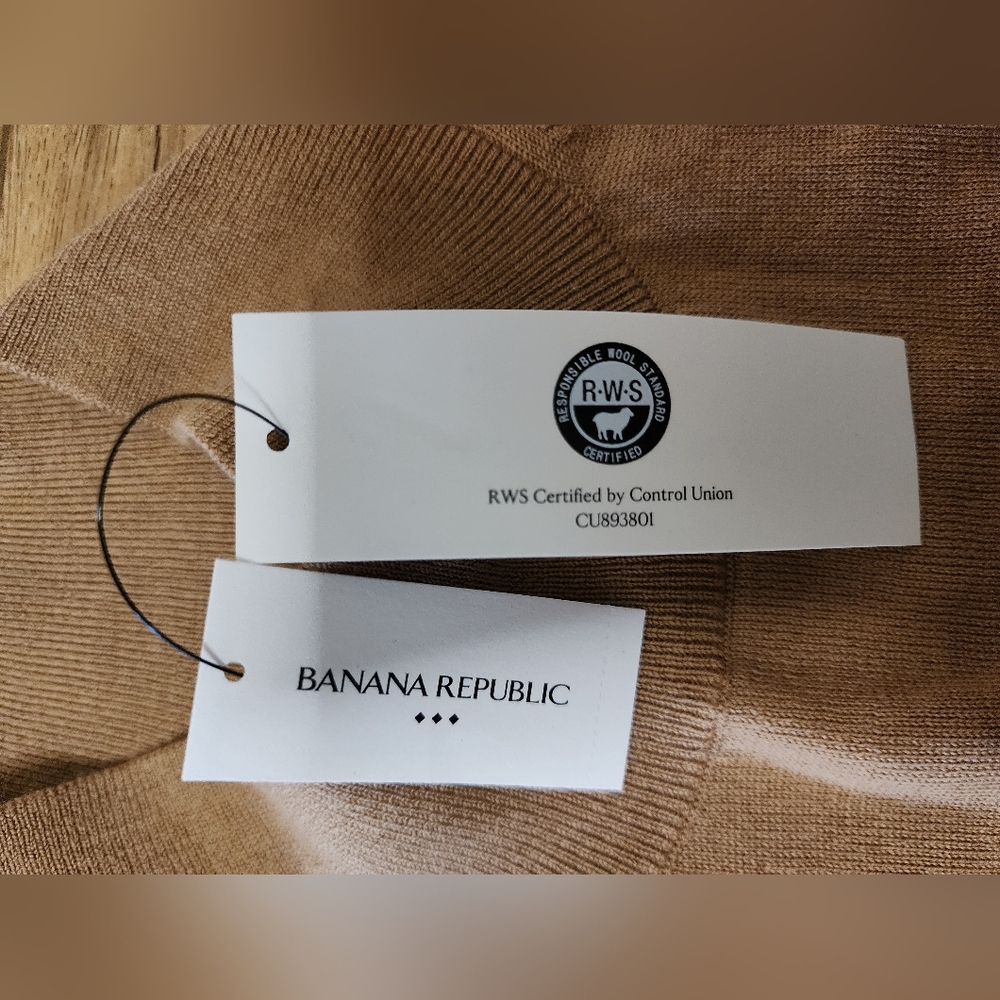 NWT Banana Republic 100% Fine Merino Wool Sleeveless Sweater Vest Women M Camel - Picture 3 of 9